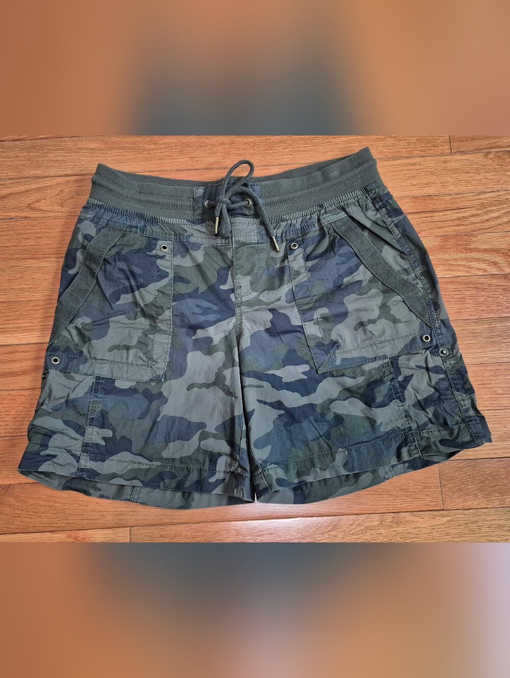Women's Camouflage Drawstring Cotton Cargo Shorts - EUC